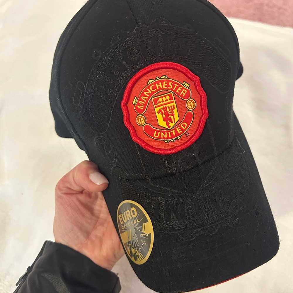 Manchester United Ltd. Cap- official license MUFC / Black/Red- w/tags